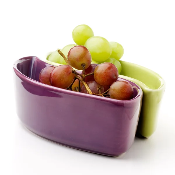 Groene en rode druiven — Stockfoto
