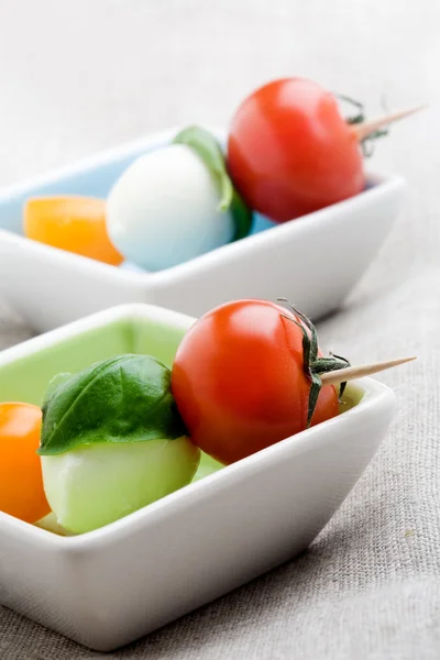 Mozzarella, pomodori e basilico — Foto Stock
