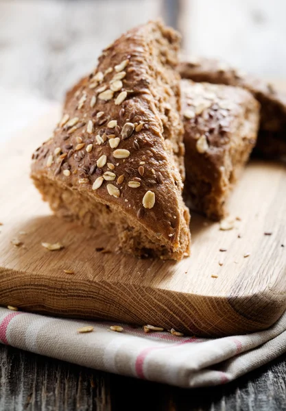 Свежий домашний хлеб — стоковое фото
