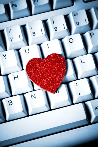 Hjärta på tangentbordet — Stockfoto