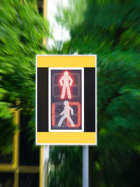 Verkeerslichten met rode voetganger — Stockfoto