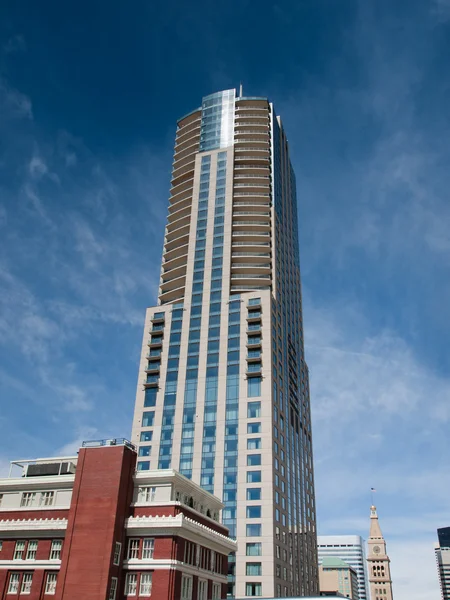 Ουρανοξύστης στο κέντρο της πόλης — Φωτογραφία Αρχείου