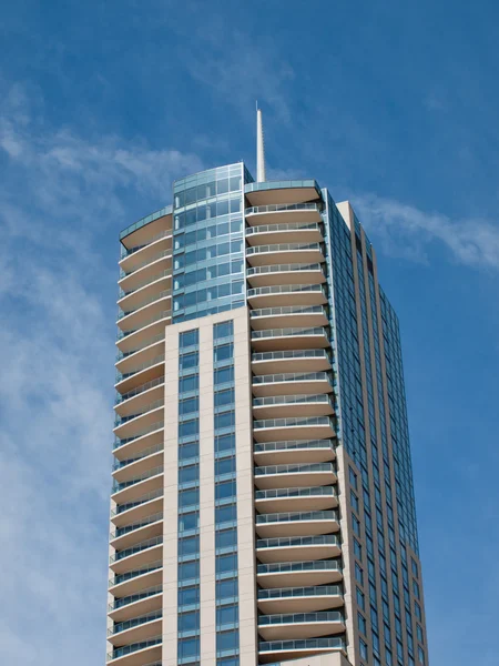 Felhőkarcoló a belvárosban — Stock Fotó