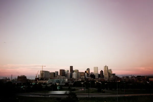 Meile hohe Stadt Denver bei Nacht — Stockfoto