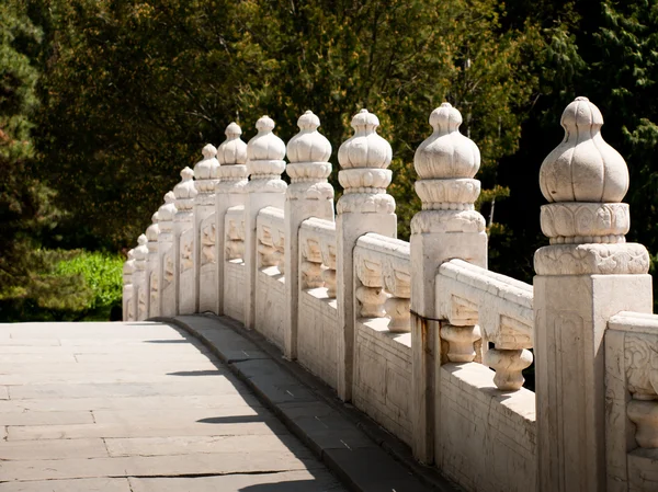 बीजिंग्स ग्रीष्मकालीन महल में पुल — स्टॉक फ़ोटो, इमेज