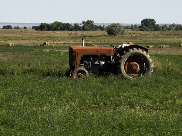 农场拖拉机 — 图库照片