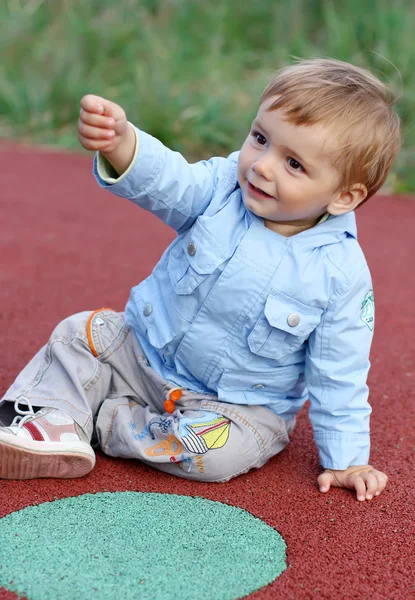 Year-old baby for a walk — Stock Photo, Image