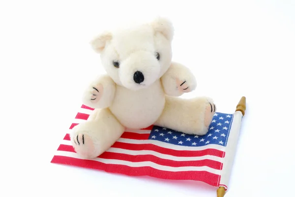 Медвежонок на флаге США — стоковое фото