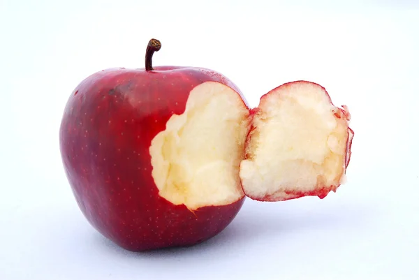 Укус яблока — стоковое фото