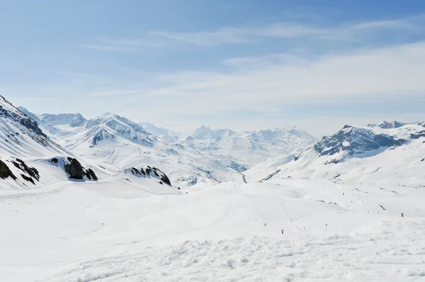 Alppien lomakeskus Itävallassa — kuvapankkivalokuva