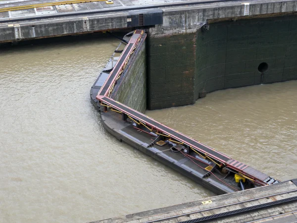 Gares fechados do Canal do Panamá — Fotografia de Stock