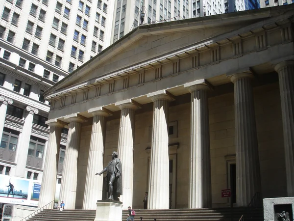 stock image Wall street building federal hall