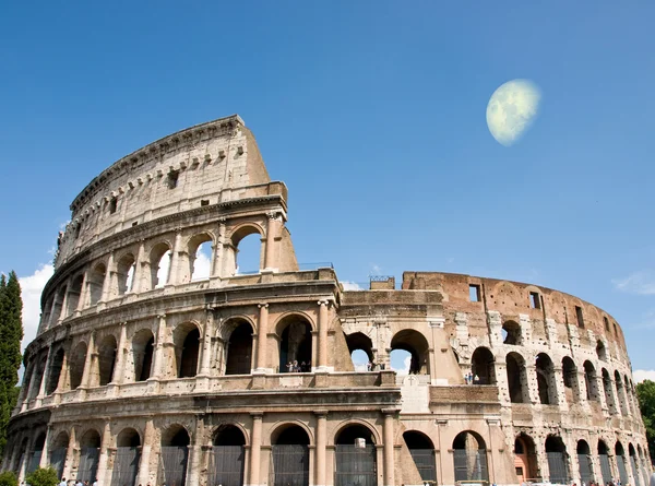 Slavné Koloseum v Římě (Flaviovský amfiteátr), italia. — Stock fotografie