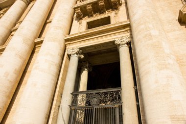 St peter Bazilikası'na giriş
