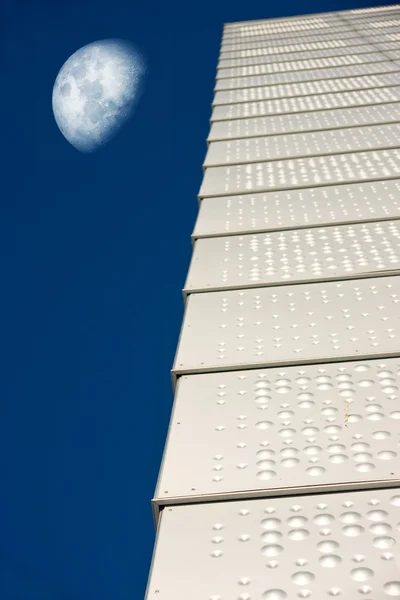 Moon and modern building — Stock Photo, Image
