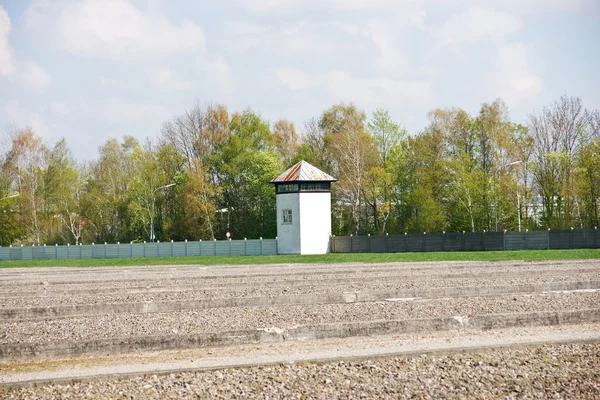 Watch tower on the perimeter of the Dachau concentration camp — Stock Photo, Image