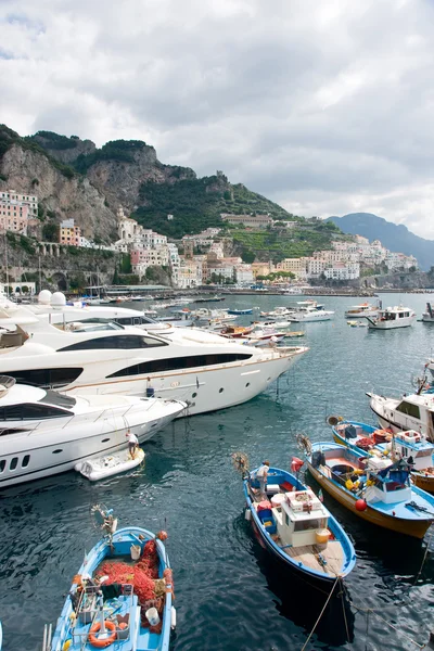Amalfi harbour — Stock Photo, Image
