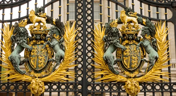 버킹엄 궁전 문, 런던, 영국 — 스톡 사진