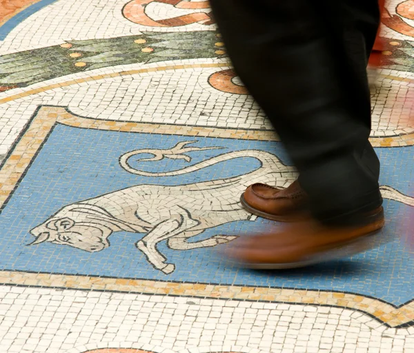 Detaljer på golvet i Milano shopping gallery — Stockfoto