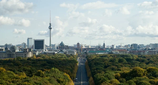 Antenninäköala Berliinin keskustaan — kuvapankkivalokuva