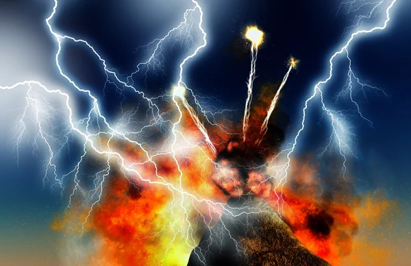 巨大な雷と火山噴火 — ストック写真