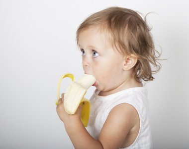 Portrait eines jungen Mädchens mit Früchten