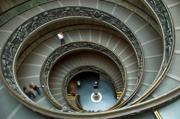바티칸 박물관에 있는 나선 형 계단 스톡 사진