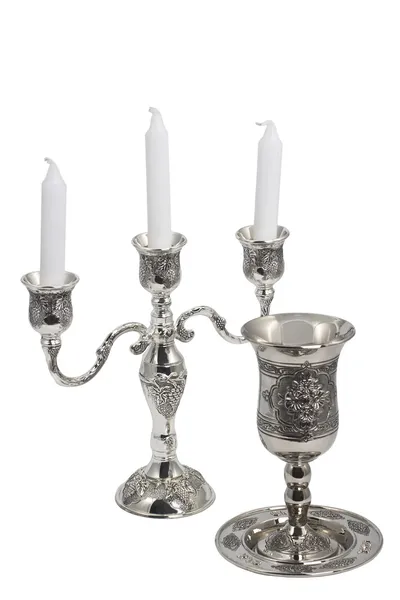 Copa de vino de plata kiddush y candelabro — Foto de Stock
