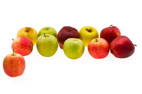 Rijpe gekleurde appel op witte achtergrond — Stockfoto