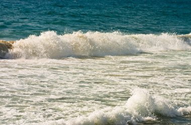 akşam aydınlatma önce Akdeniz'de tarafından sörf