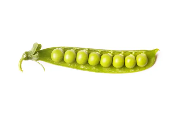 Kacang polong hijau diisolasi pada putih — Stok Foto