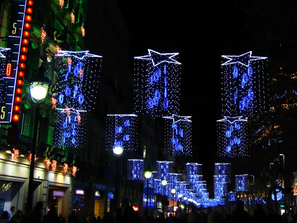 바르셀로나 거리에 크리스마스 조명 — 스톡 사진