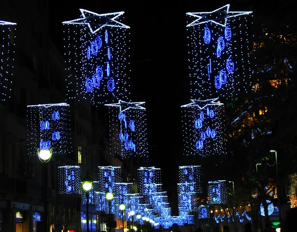 Weihnachtsbeleuchtung in der Straße von Barcelona — Stockfoto