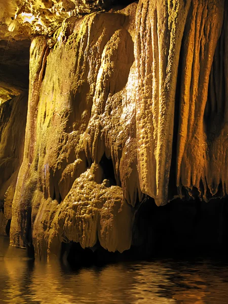 À l'intérieur d'une grotte — Photo