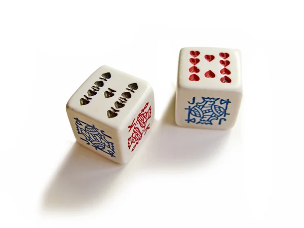 在白色孤立的两个扑克骰子 — 图库照片