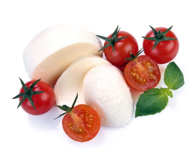 Mozzarella peyniri domates fesleğen