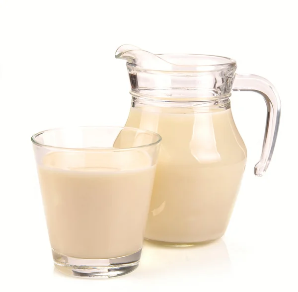 Sürahi ve bardak süt — Stok fotoğraf