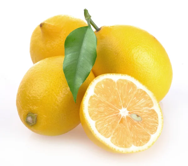 Frische Zitronen — Stockfoto