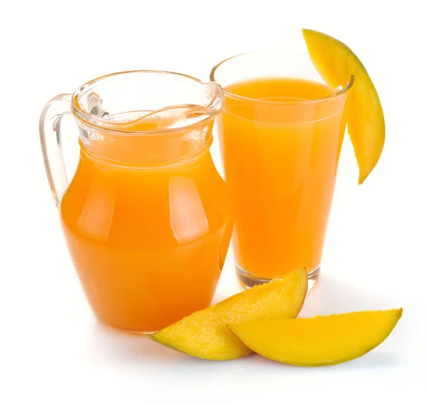 Манговый сок и фрукты — стоковое фото