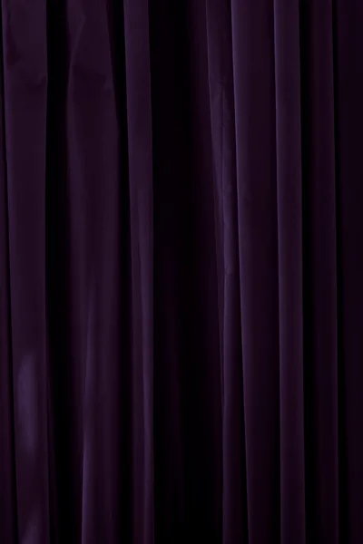Фиолетовые шторы — стоковое фото