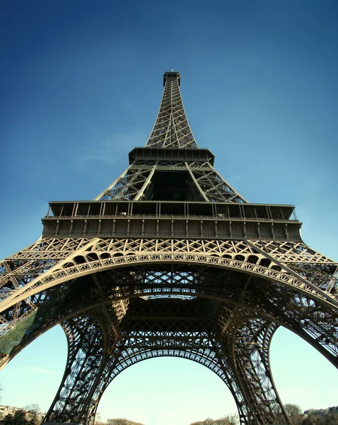 Eiffelturm mit Weitwinkelblick hd pict — Stockfoto