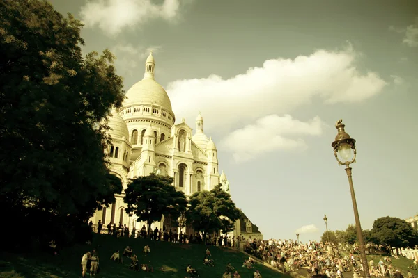 在巴黎蒙马特的圣心大教堂 — 图库照片