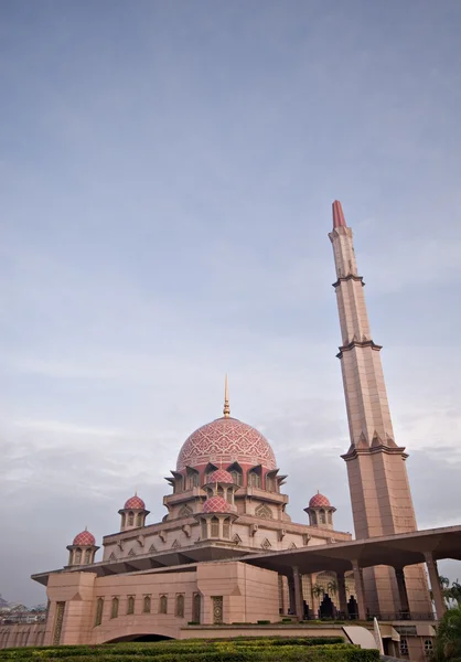 Мечеть Путра в Путраджае, Селангор, Малайзия — стоковое фото