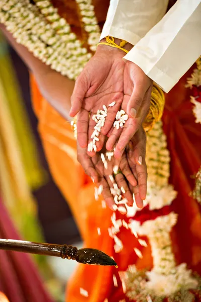 ヒンドゥー教のインドの結婚式 ロイヤリティフリーのストック写真