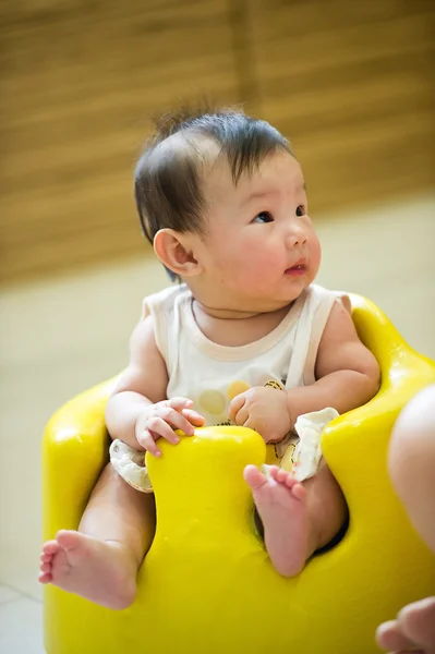 Šest měsíců stará jihovýchodní asijské čínskou holčičku — Stock fotografie