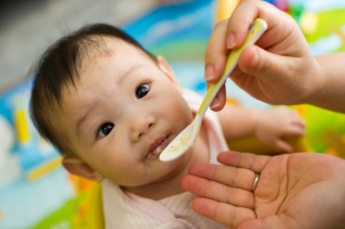 altı ay önce Güney Doğu Asya Çinli bebek kız