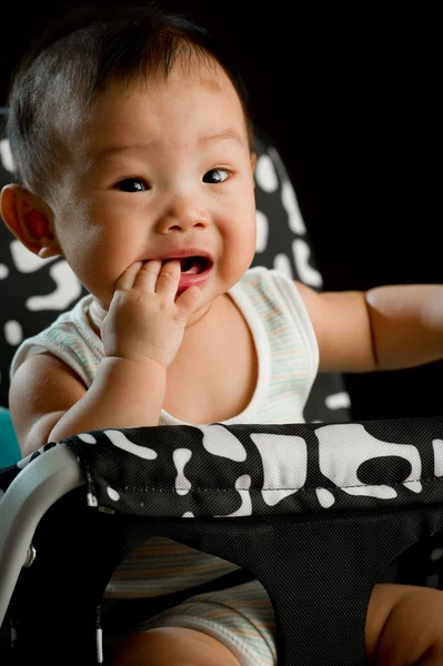 Niño chino del sudeste asiático de seis meses de edad — Foto de Stock