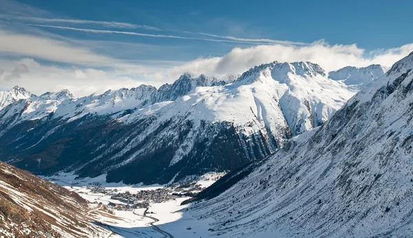 Vale alpino — Fotografia de Stock