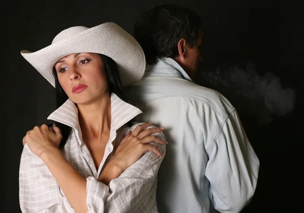 모자에 있는 아름 다운 여자 — 스톡 사진