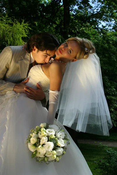 새로 결혼 커플 — 스톡 사진